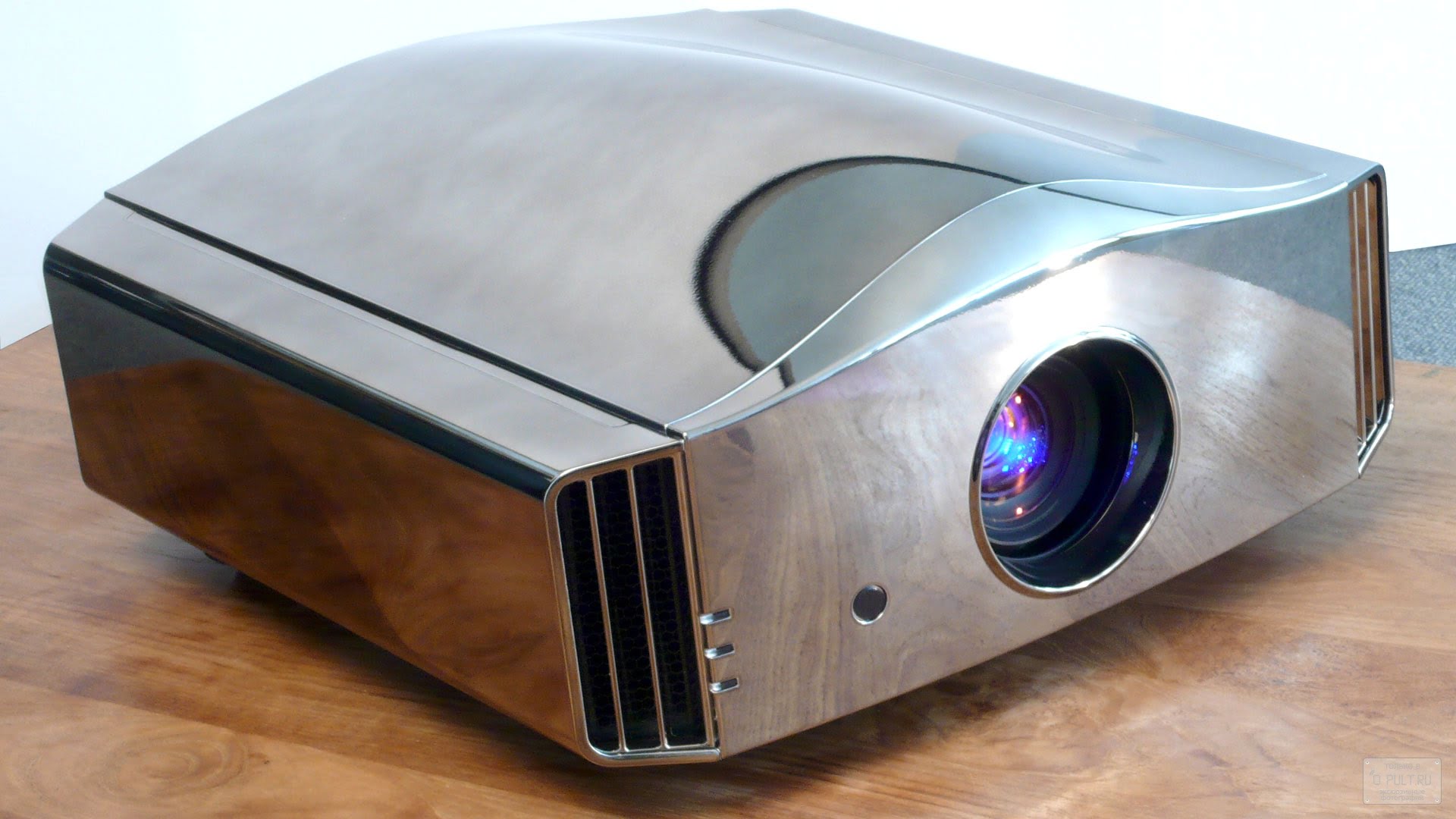 Проектор для кинотеатра